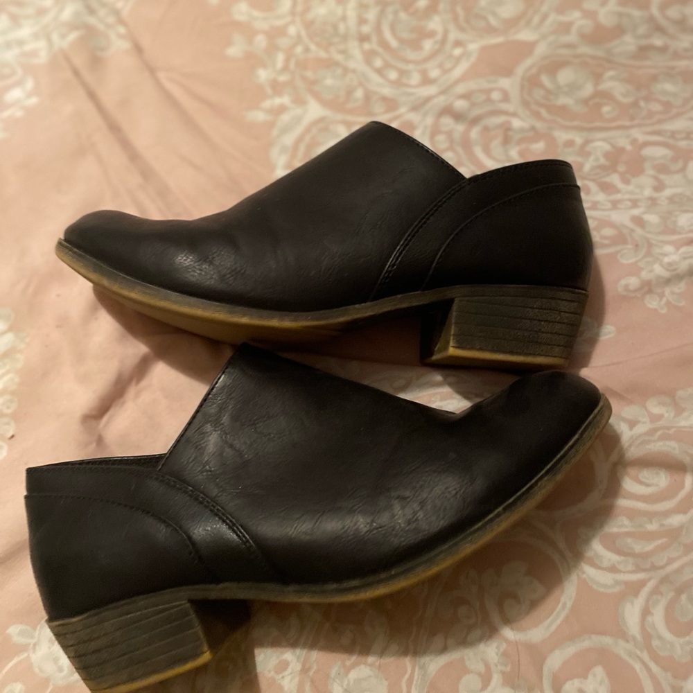 Dunes women’s boots 10
